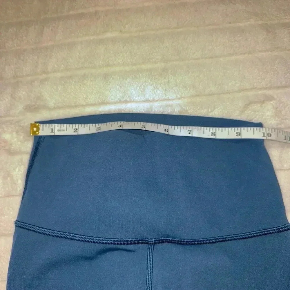 Lululemon Wunder Unders - Picture 4 of 8
